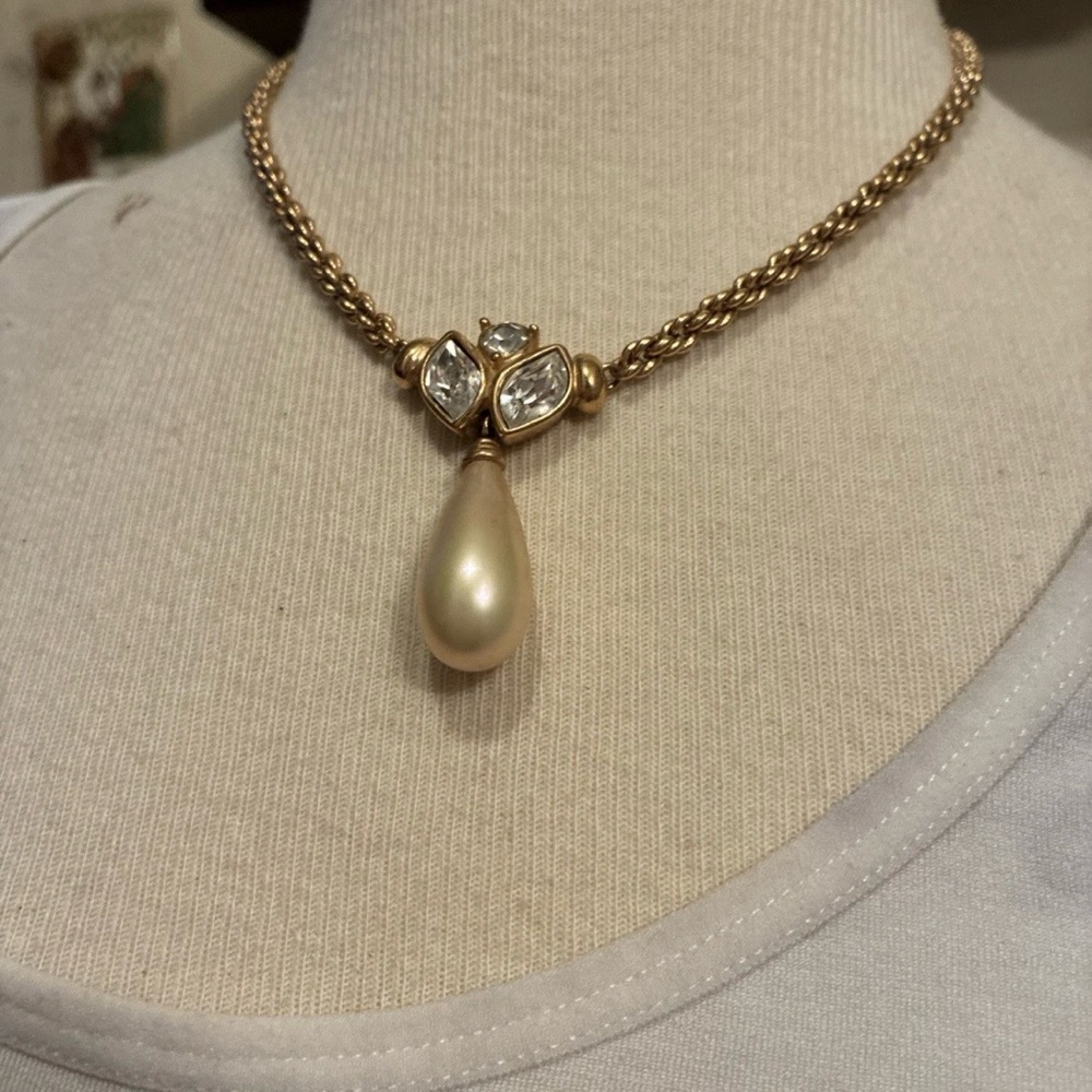 Vintage Christian Dior Marquise Rhinestone Pearl Drop Dangle Gold Chain Necklace - Picture 10 of 12